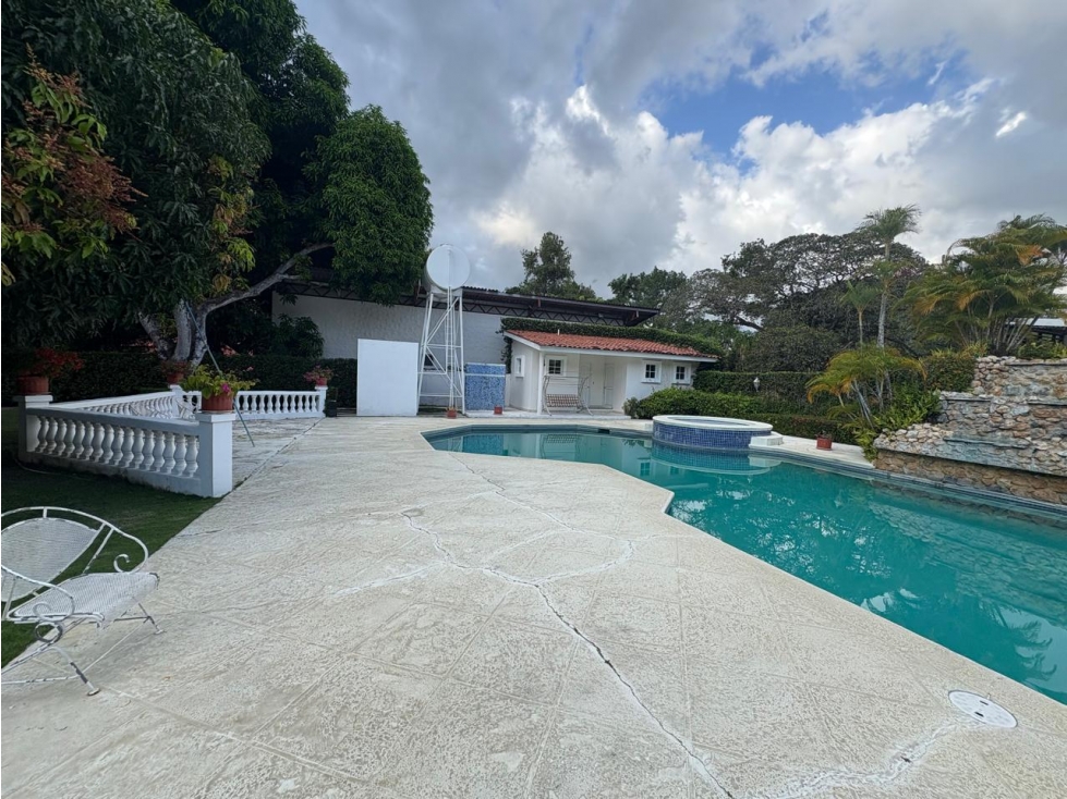 VENDO CASA SANTA CLARA