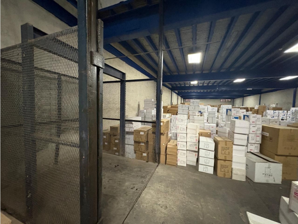 VENDO BODEGA ZONA LIBRE FRANCE FIELD — foto 2