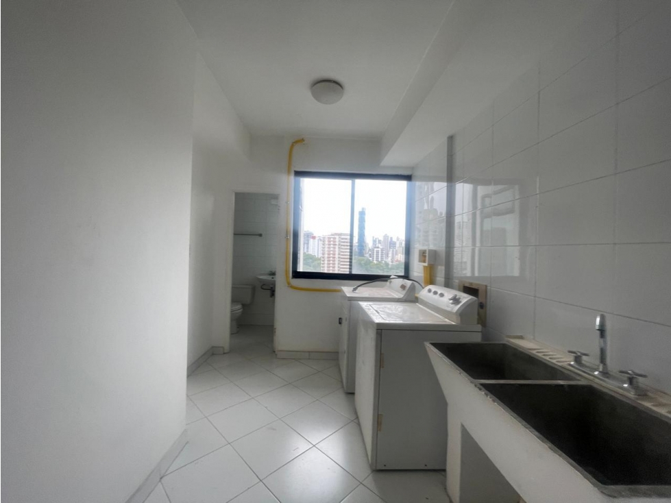 ALQUILO APARTAMENTO AVENIDA BALBOA MIRAMAR — foto 4