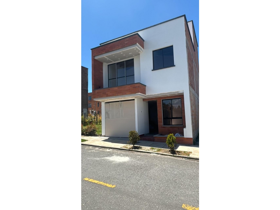 VENTA CASA UNIFAMILIAR TRES PISOS 129 M2 LA UNIÓN ANTIOQUIA