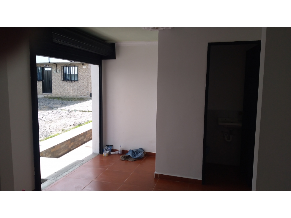 ARRIENDO LOCAL NUEVO EXCELENTE UBICACIÓN LA UNIÓN ANT - 3