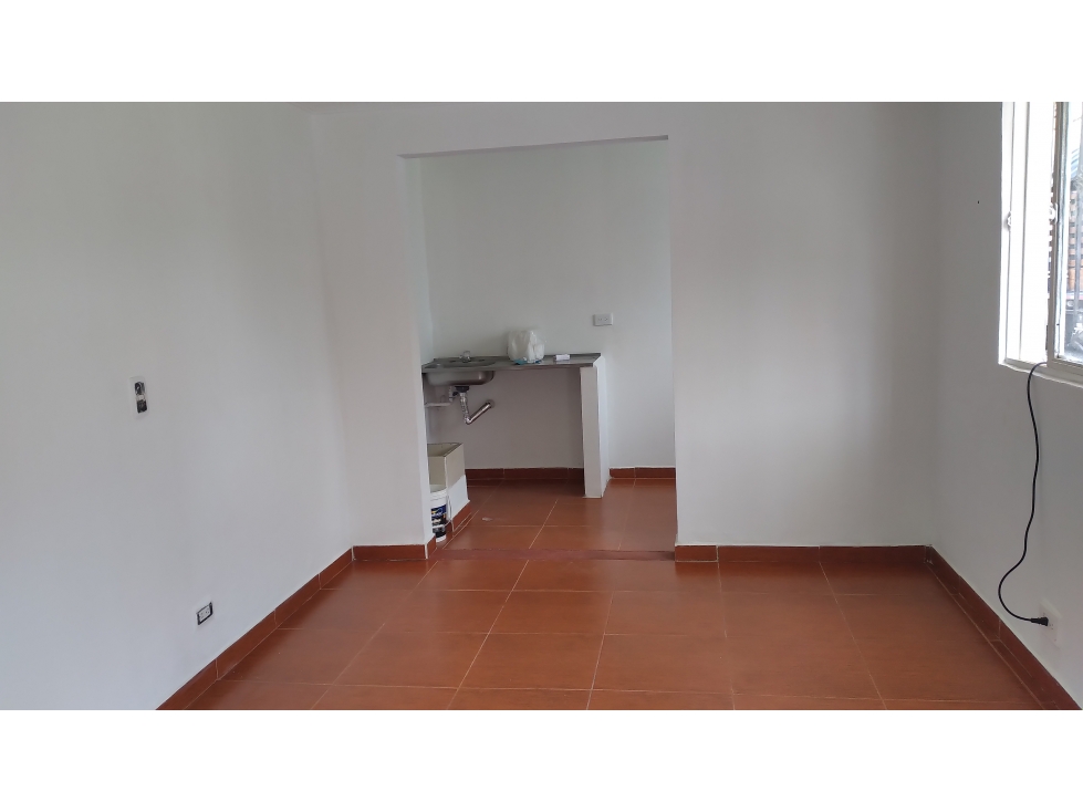 ARRIENDO LOCAL NUEVO EXCELENTE UBICACIÓN LA UNIÓN ANT - 6