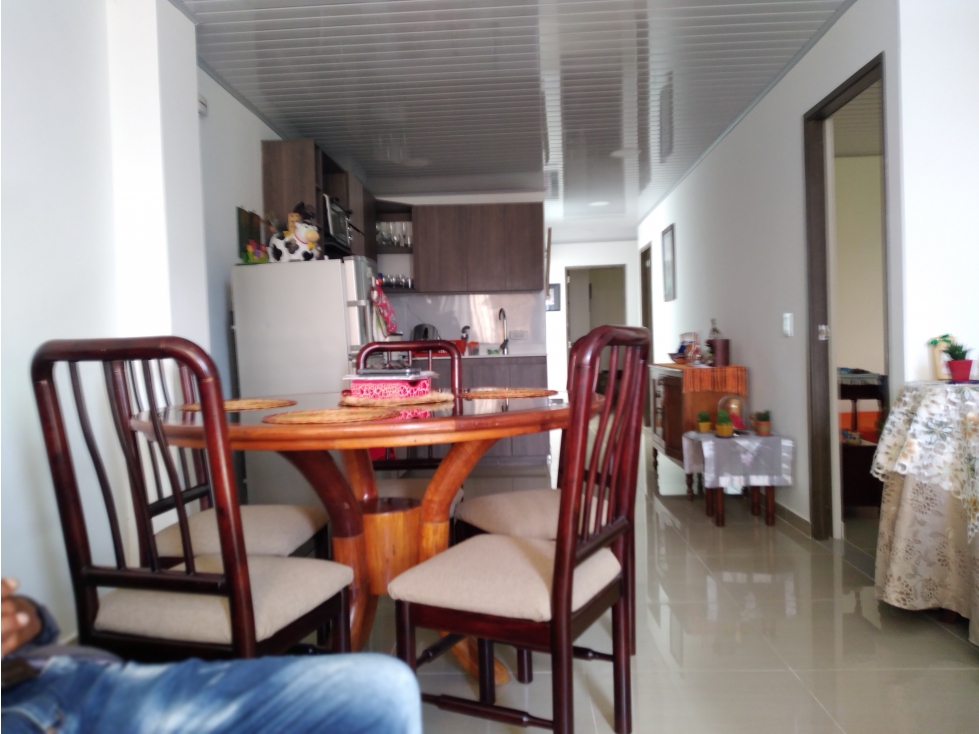 VENTA APARTAMENTO 94M2 PISO 2 EXCELENTE UBICACIÓN LA UNION ANT — foto 2
