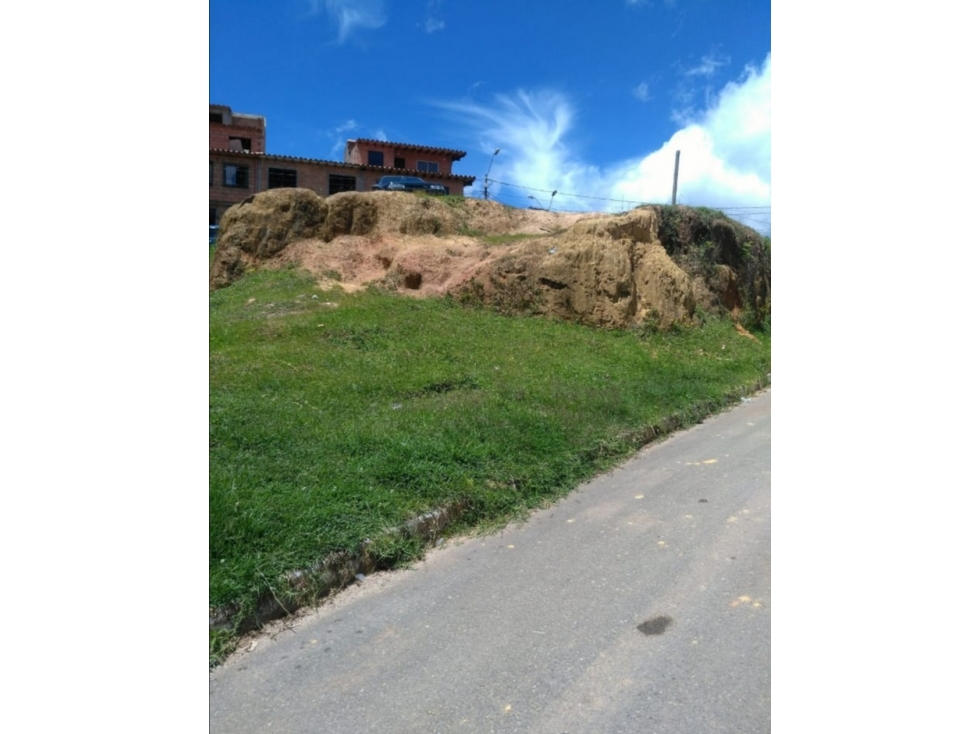 VENTA LOTE COMERCIAL Y RESIDENCIAL 211,92 M2 RIONEGRO ANTIOQUIA