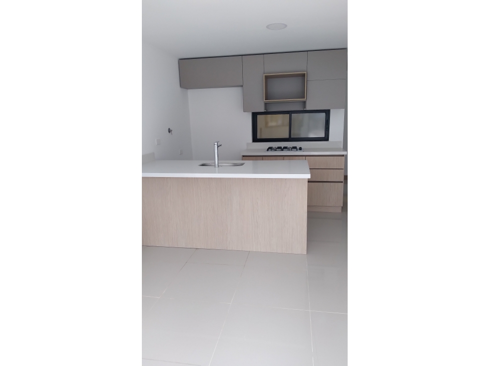 VENTA APARTAMENTO CON GARAJE, BONITOS ACABADOS LA UNION ANT. — foto 2