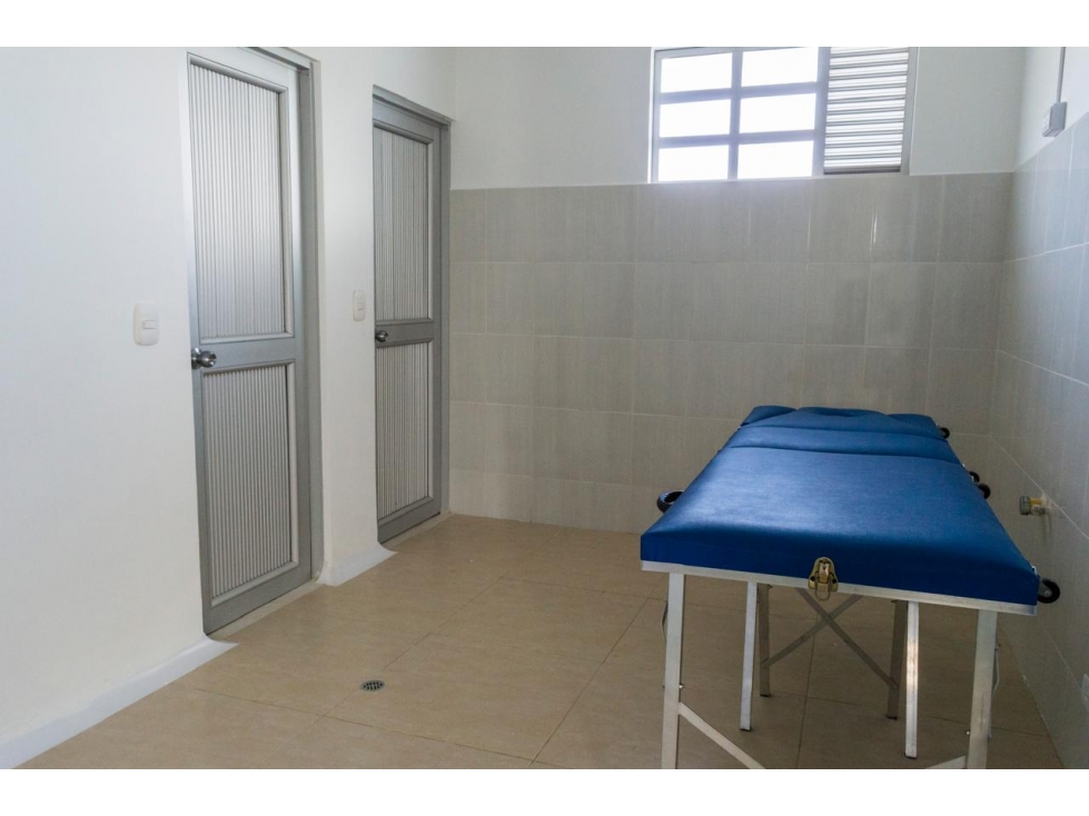 ARRIENDO PISO 1 MULTISERVICIO COMERCIAL 315M2 EL CAMEN DE VIBORAL ANT - 6
