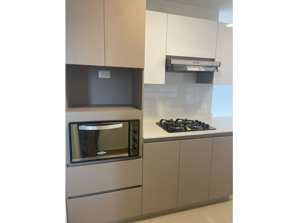ARRIENDO APARTAMENTO 105 M2, PISO 10 CASTROPOL (TELEVID) MEDELLÍN — foto 2