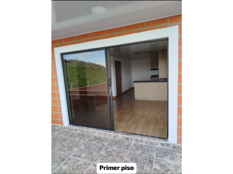 Se VENDE CASA en SAN CRISTOBAL, MEDELLÍN Sector LA PALMA. - 2