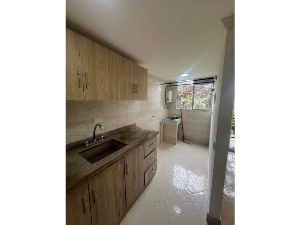 SE VENDE APARTAMENTO EN BELEN, sector RODEO ALTO. — foto 3