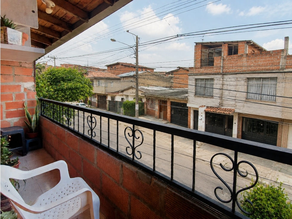 Se VENDE APARTAMENTO en LA FLORESTA, MEDELLÍN Sector METROPOLITANO.