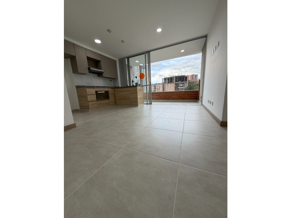 SE ARRIENDA APARTAMENTO EN SABANETA, sector LA DOCTORA — foto 2