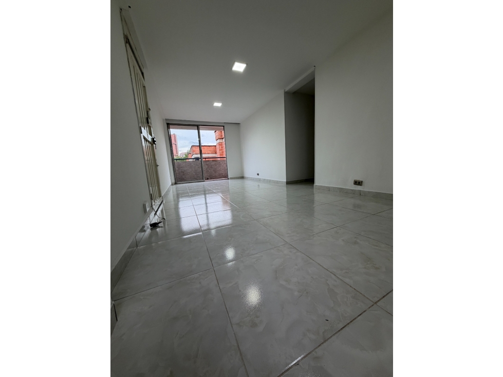 SE VENDE APARTAMENTO EN SANTA LUCIA MEDELLIN, sector LOLA GONZALES — foto 3