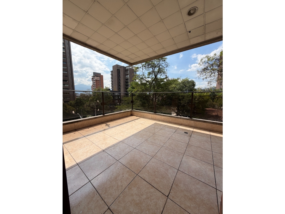 SE VENDE ARRIENDA APARTAMENTO EN EL POBLADO, sector LOS BALSOS — foto 4