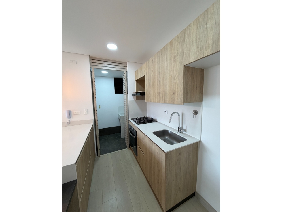 SE VENDE APARTAMENTO EN EL POBLADO MEDELLIN, sector LINARES — foto 3