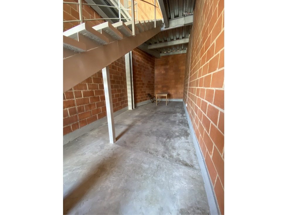 Se ARRIENDA BODEGA  en MEDELLÍN, sector LA AMERICA. — foto 4