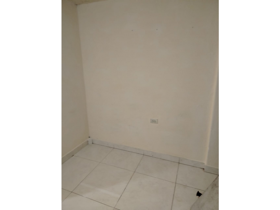 SE VENDE EDIFICIO EN BELLO, sector PARÍS. - 4