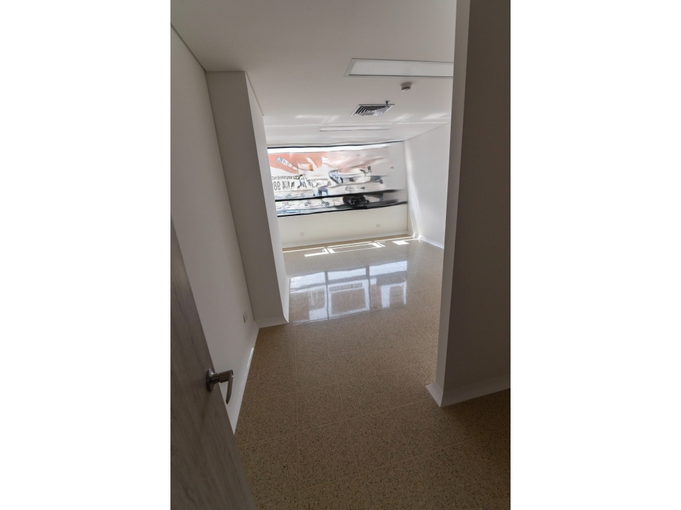 SE VENDE OFICINA EN ENVIGADO, sector LAS VEGAS — foto 2