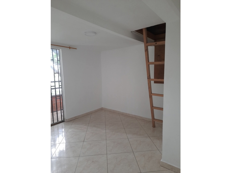 SE VENDE APARTAMENTO EN SAN ANTONIO DE PRADO, sector ROSALEDA. — foto 3