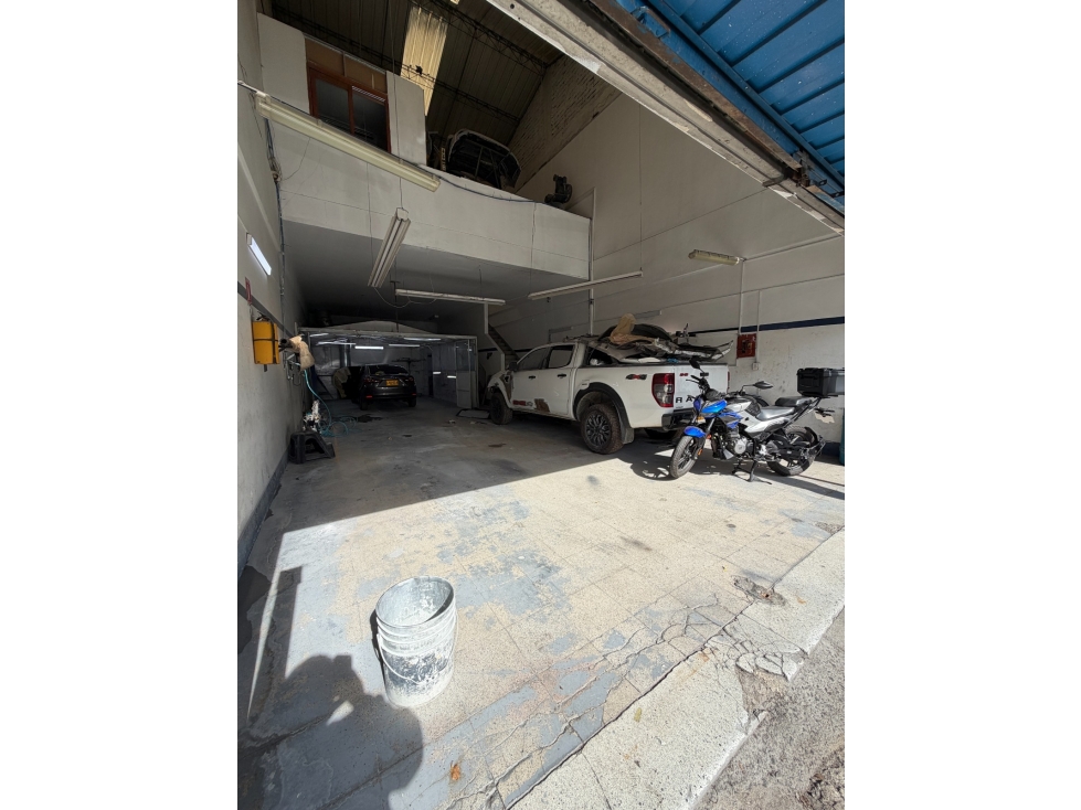 SE VENDE BODEGA EN MEDELLIN, sector PALACÉ