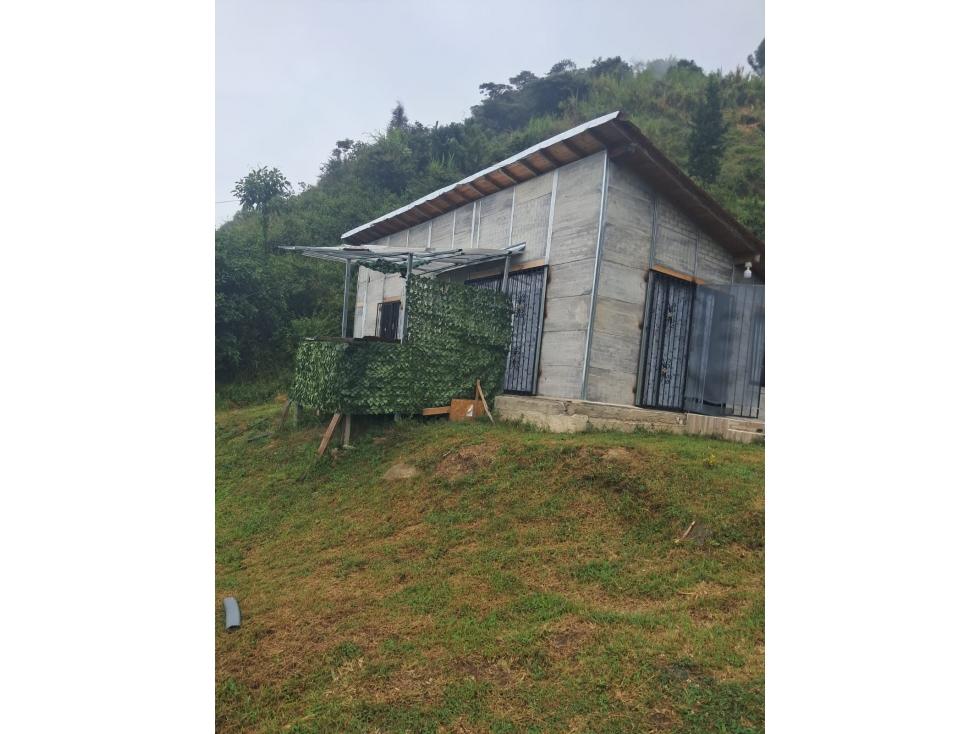 SE VENDE LOTE CON CASA EN SAN CRISTOBAL sector, VEREDA EL YARUMO — foto 2