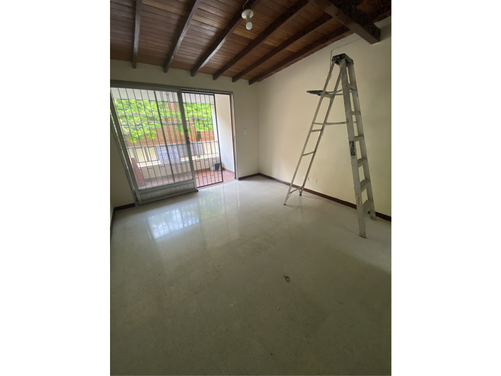 Se ARRIENDA OFICINA en SURAMERICANA, MEDELLÍN Sector ÉXITO COLOMBIA. — foto 2