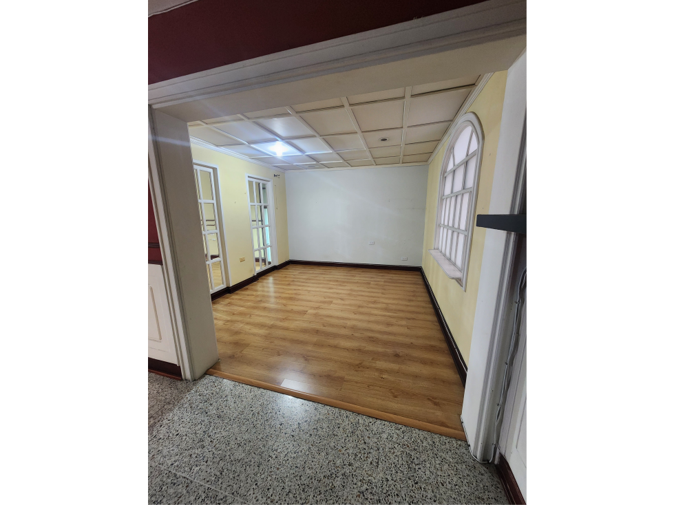 Se VENDE APTO en LAURELES MEDELLÍN, sector LA CASTELLANA — foto 4