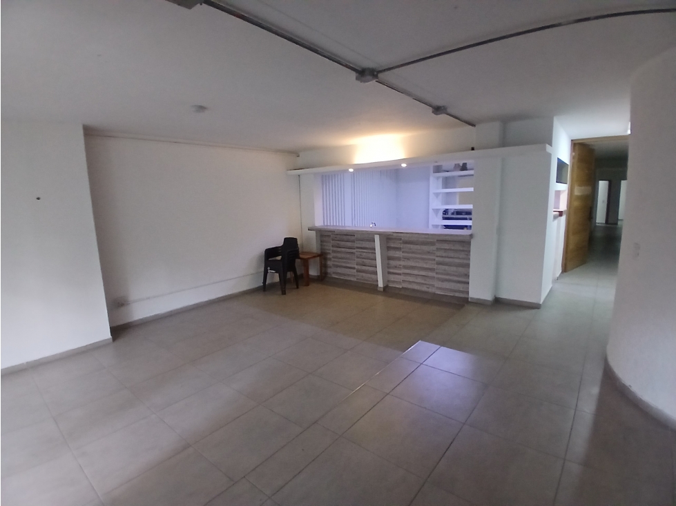 Se ARRIENDA CASA COMERCIAL en LAURELES MEDELLÍN, sector LA CASTELLANA — foto 4