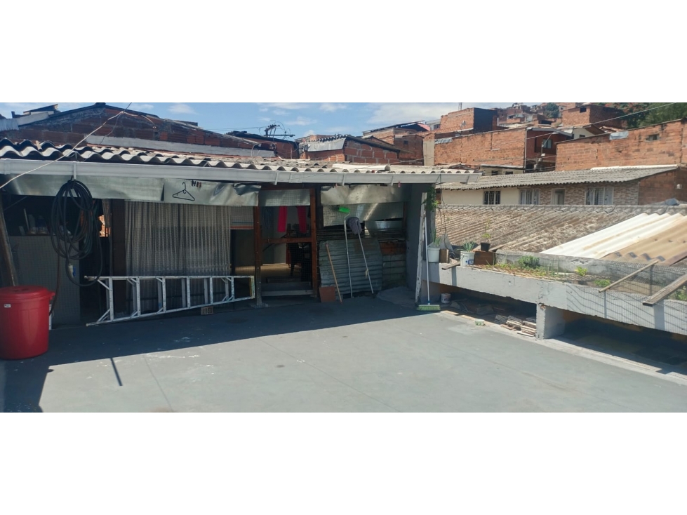 Se VENDE APARTAMENTO CON TERRAZA en 12 DE OCTUBRE MEDELLÍN. — foto 2