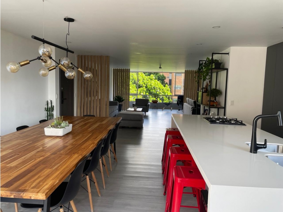 SE ARRIENDA APARTAMENTO AMOBLADO EN EL POBLADO, SECTOR MILLA DE ORO