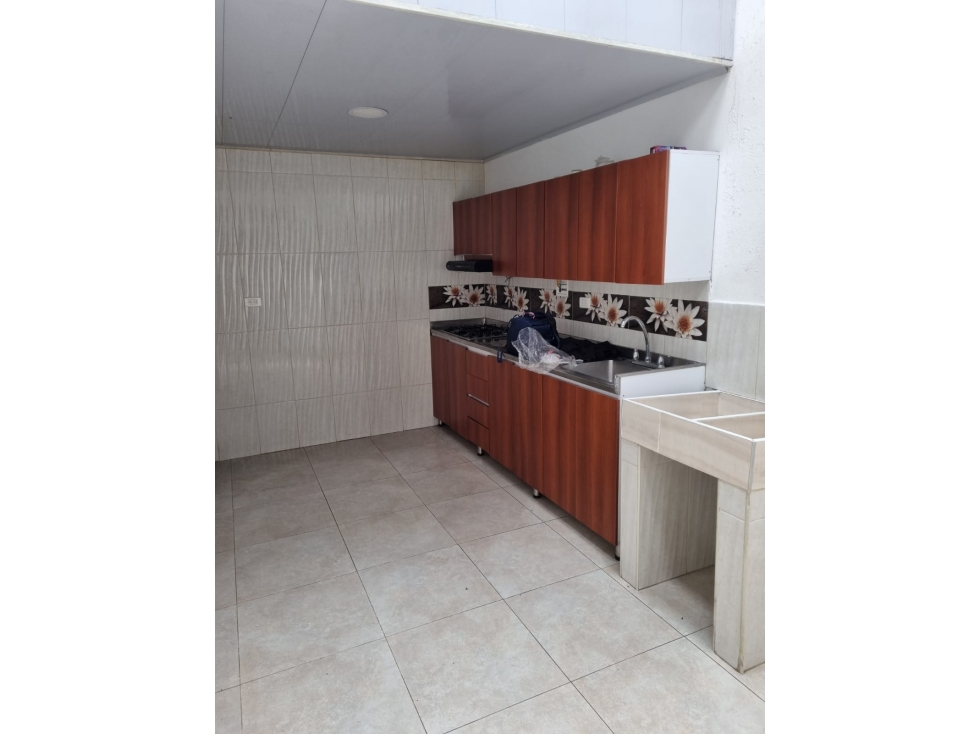 SE VENDE CASA EN MEDELLIN, sector PRADO CENTRO.