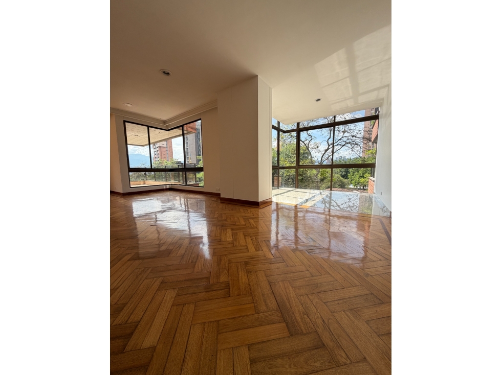 SE VENDE ARRIENDA APARTAMENTO EN EL POBLADO, sector LOS BALSOS — foto 2