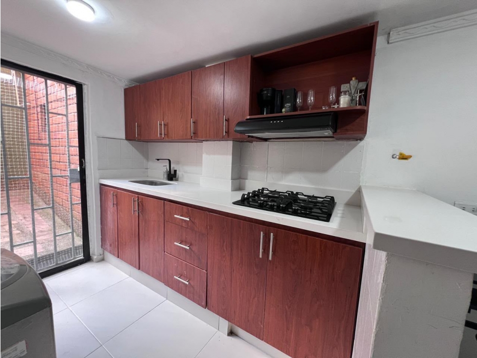 SE VENDE APARTAMENTO EN LAURELES MEDELLIN, sector ALMERIA