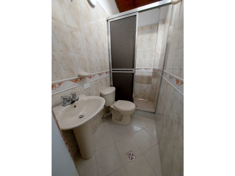 SE ARRIENDA APARTAMENTO CASTILLA MEDELLIN, sector FRANCISCO ZEA — foto 4