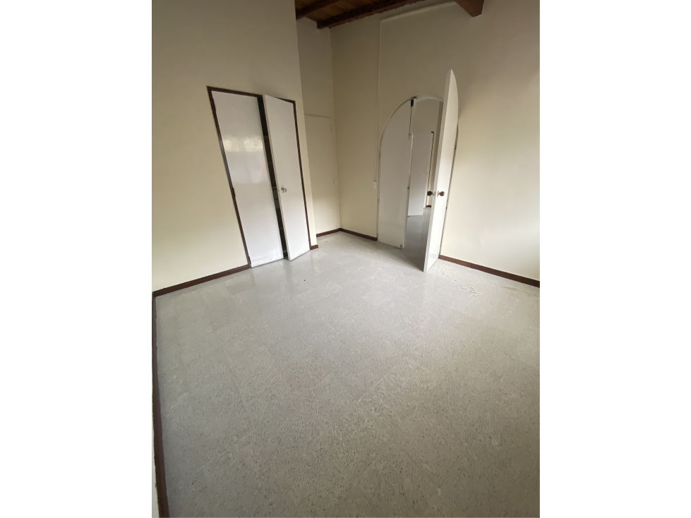 Se ARRIENDA OFICINA en SURAMERICANA, MEDELLÍN Sector ÉXITO COLOMBIA. — foto 3