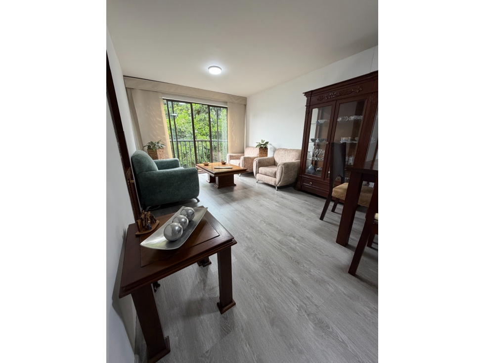 SE VENDE APARTAMENTO EN EL POBLADO MEDELLIN, sector PROVENZA.