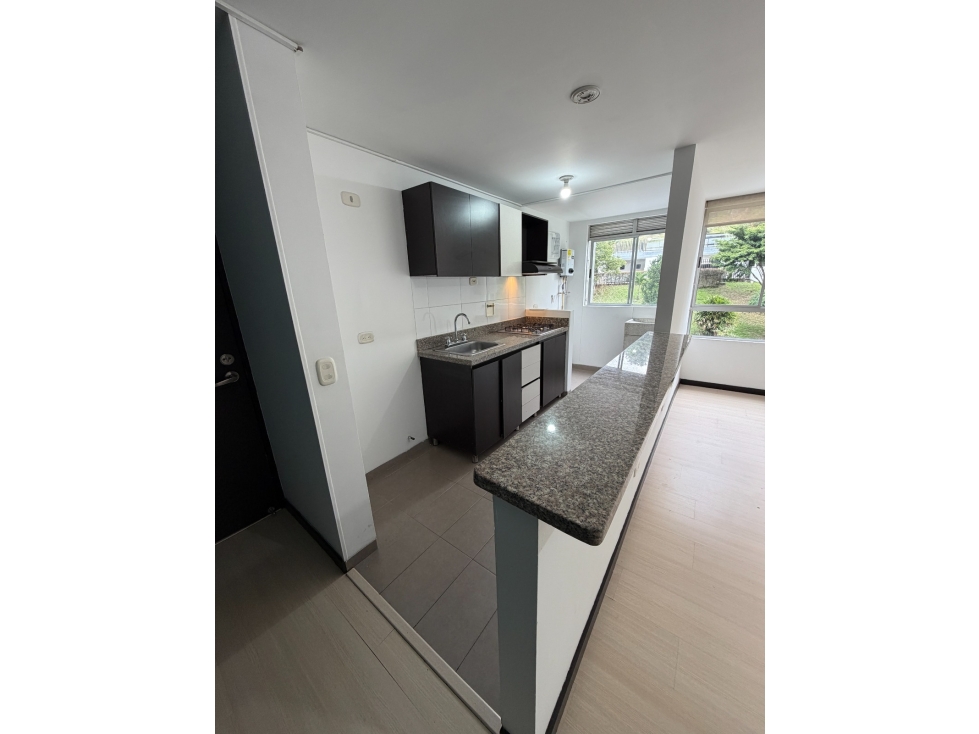 Se ARRIENDA APARTAMENTO EN ENVIGADO, Sector EL TRIANON.