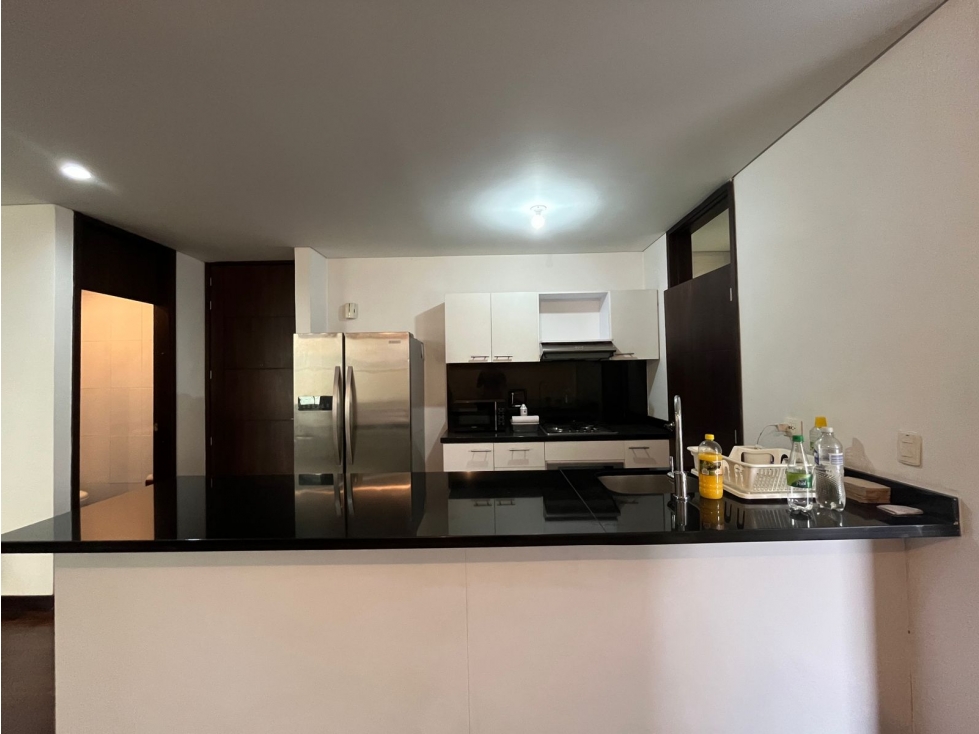Se VENDE APARTAESTUDIO en EL POBLADO, MEDELLÍN Sector EL TESORO. — foto 4