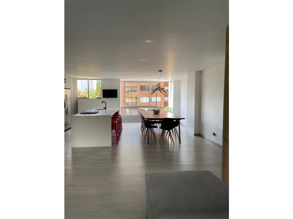 SE ARRIENDA APARTAMENTO AMOBLADO EN EL POBLADO, SECTOR MILLA DE ORO — foto 2