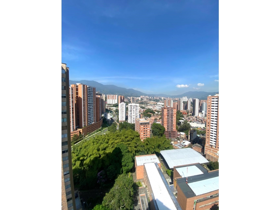 Se VENDE APARTAMENTO DUPLEX en SABANETA, Sector CAÑAVERALEJO.