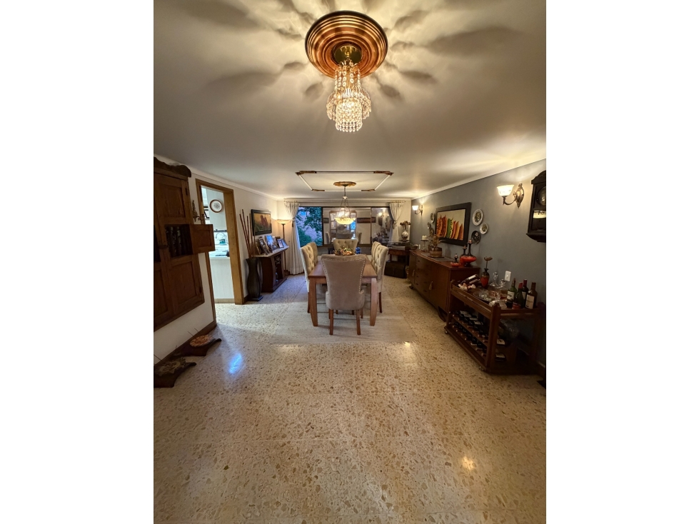 SE VENDE EXCLUSIVO APARTAMENTO EN EL POBLADO, sector CASTROPOL. — foto 4
