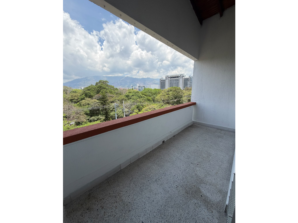 SE VENDE/ARRIENDA APARTAMENTO EN MEDELLIN, sector CONQUISTADORES.