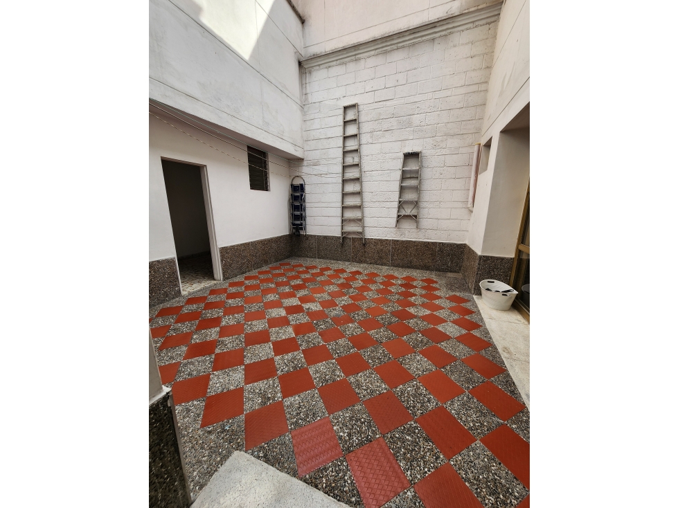 Se VENDE CASALOTE en LAURELES MEDELLÍN, Sector NOGAL. — foto 4