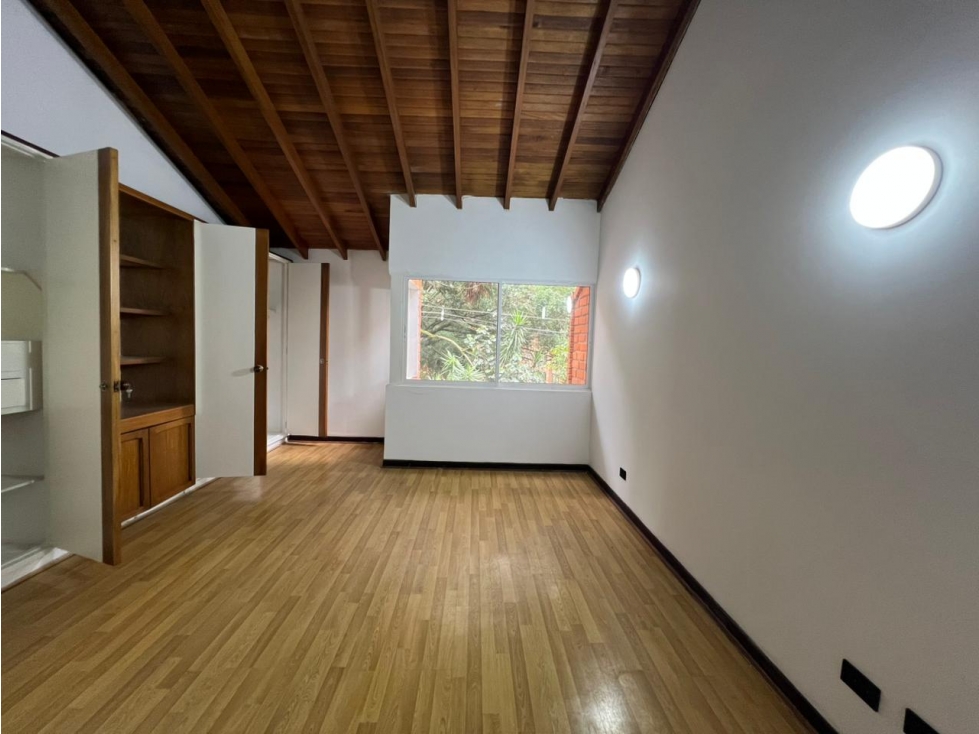 Se VENDE CASA en EL POBLADO, MEDELLÍN Sector VIZCAYA. — foto 5