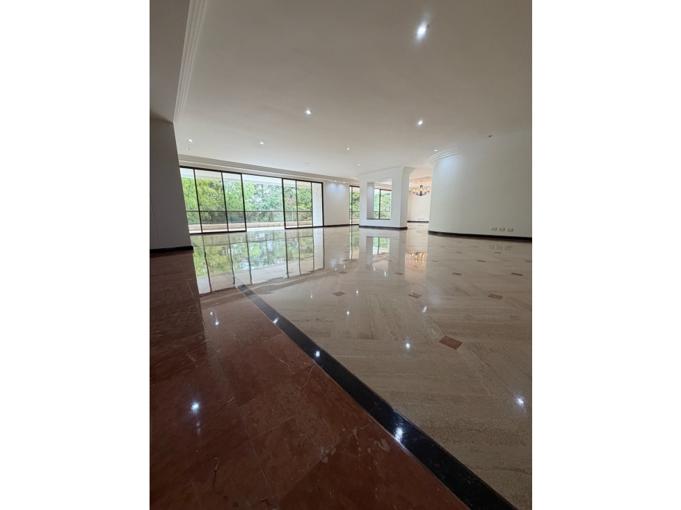 SE ARRIENDA APARTAMENTO EN EL POBLADO MEDELLIN, sector EL CAMPESTRE. — foto 3