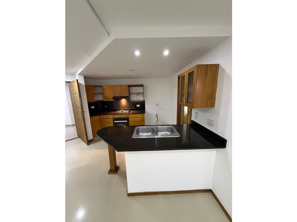 SE VENDE APARTAMENTO EN SABANETA, sector AVES MARIA - 3