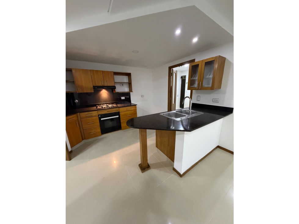 SE VENDE APARTAMENTO EN SABANETA, sector AVES MARIA - 1