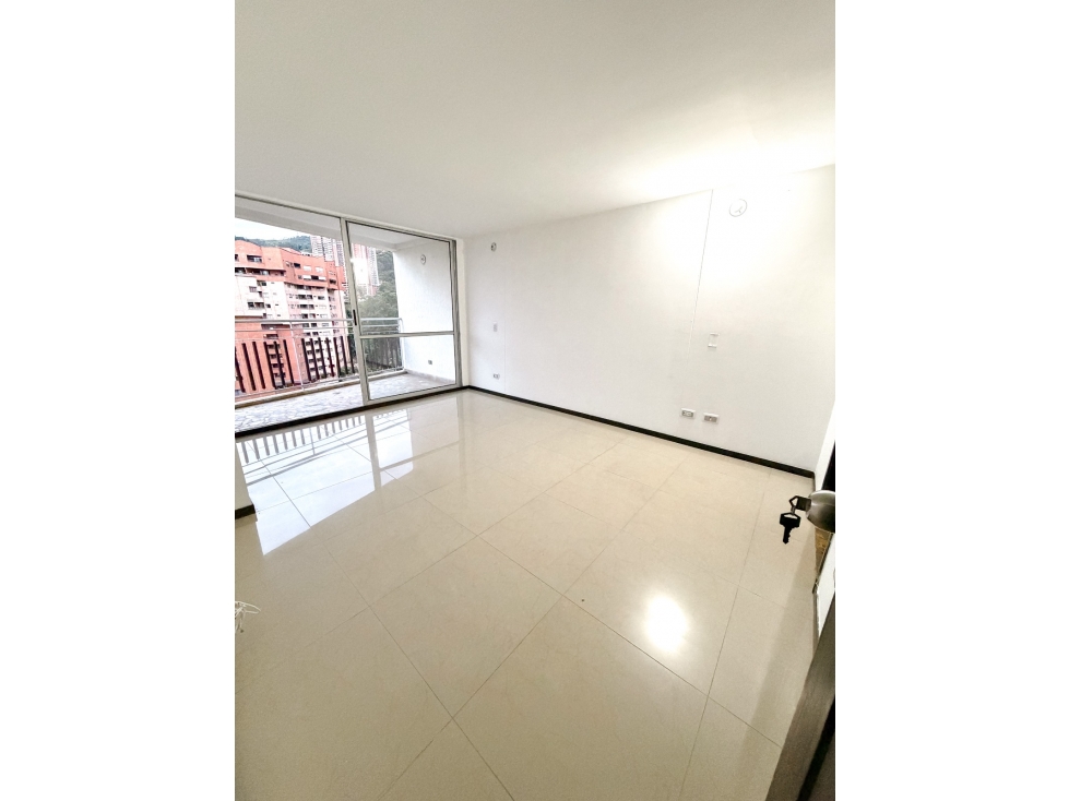 SE ARRIENDA APARTAMENTO EN SABANETA, sector LAS AVES MARIA. — foto 3