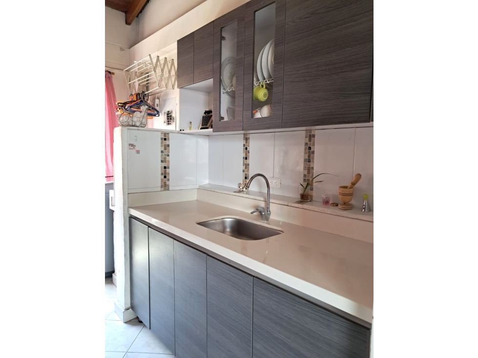 Se VENDE APARTAMENTO en CALASANZ, MEDELLÍN Sector INTERMEDIO. — foto 2