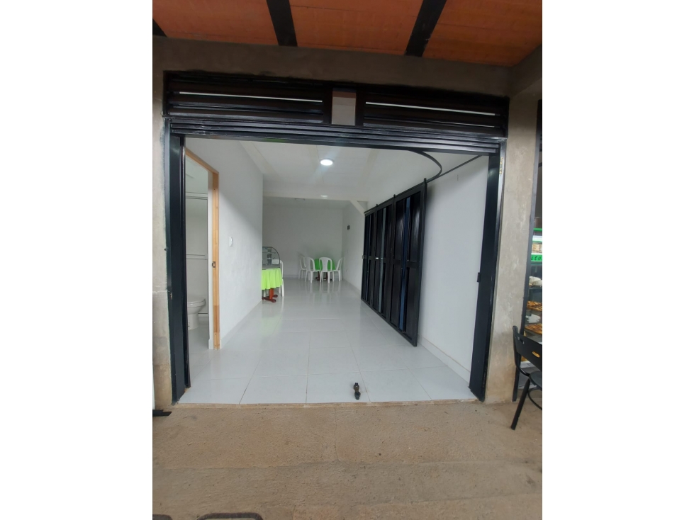 Se VENDE LOCAL en SAN JAVIER LA LOMA, Sector EL MANDARINO. - 3