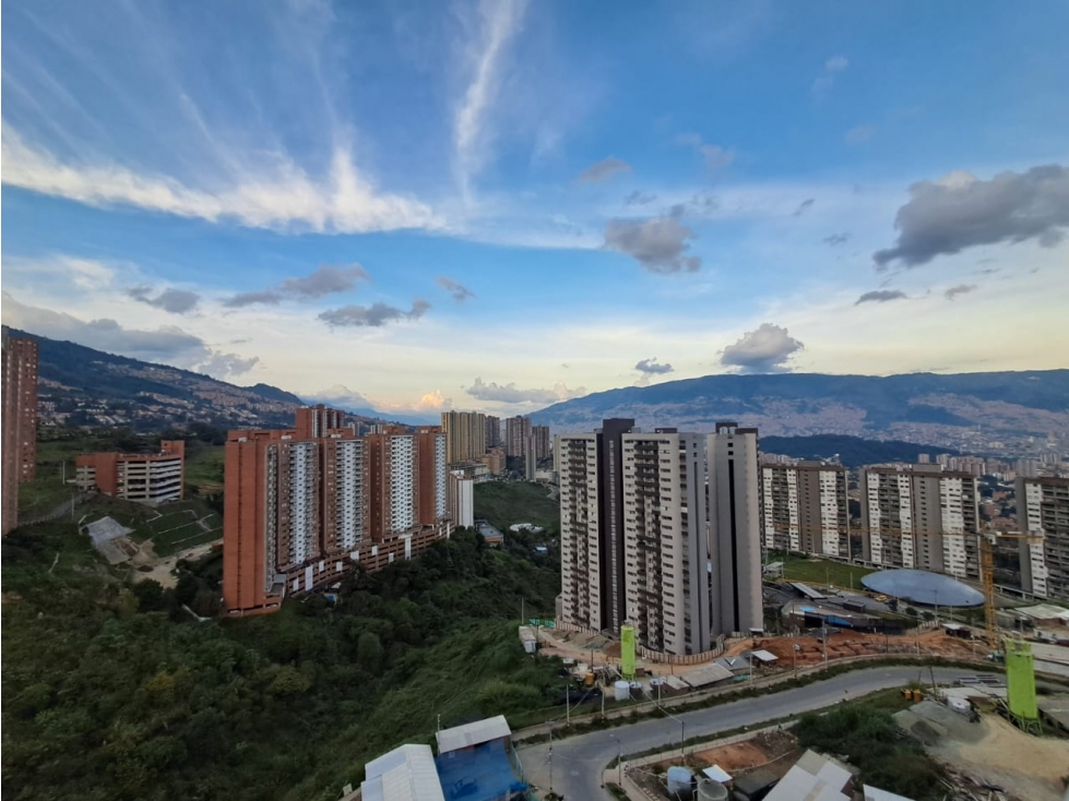 Se VENDE APARTAMENTO en CALASANZ, MEDELLÍN Sector PARTE ALTA.